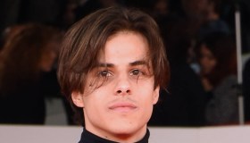 Michele Merlo: la tomba saccheggiata, il dolore della madre. Ancora rabbia