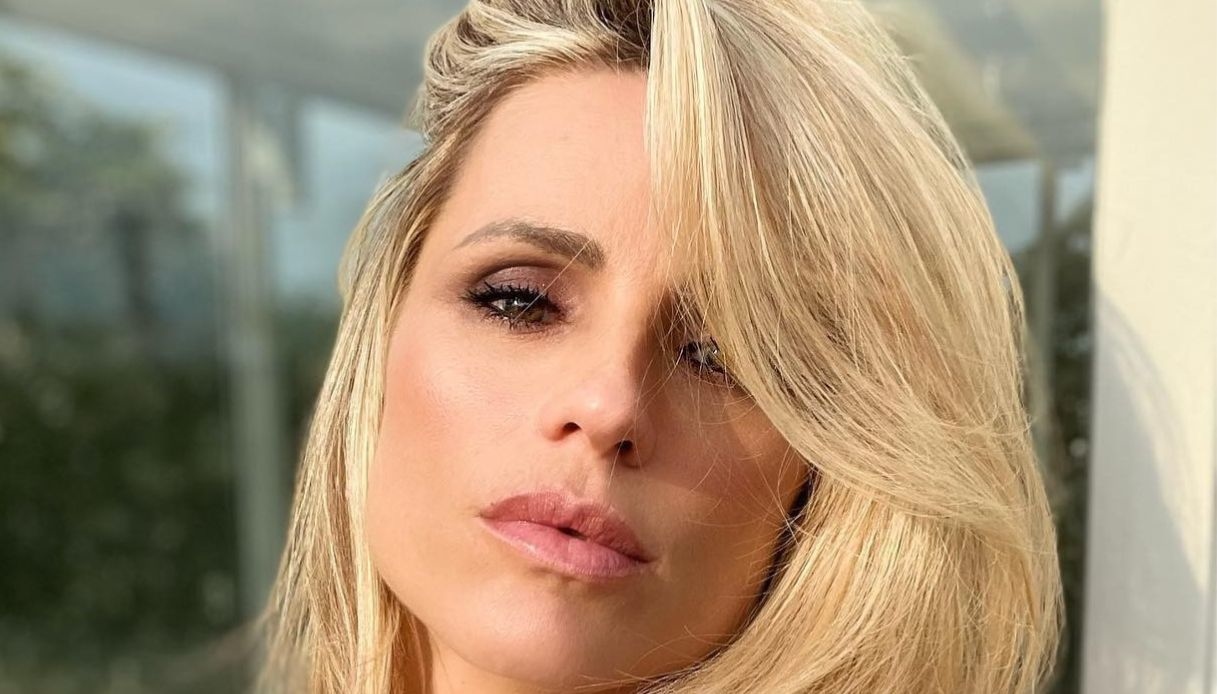 Michelle Hunziker, il bikini mozzafiato sulla neve: così ricomincia da sé. E vince