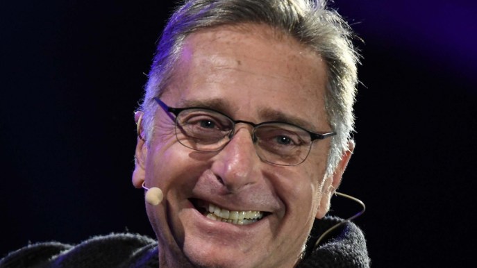 “Amore a prima vista”: Paolo Bonolis incontra il suo nipotino Sebastiano. Le foto su Instagram