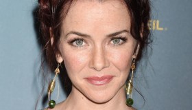 Addio ad Annie Wersching, l’attrice aveva 45 anni. L’amore del marito e dei figli