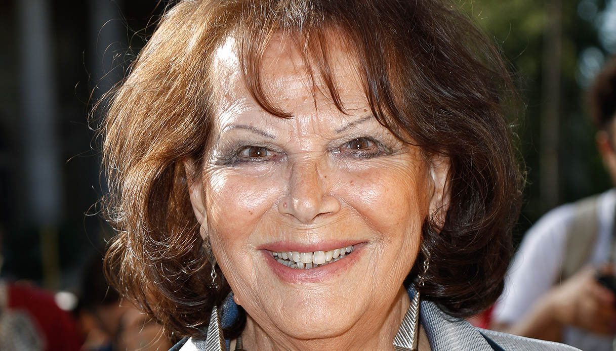 Claudia Cardinale, la verità sul figlio segreto: “Fui vittima di una violenza”