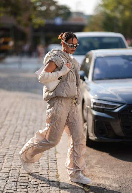 Parachute pants: come abbinarli e indossarli per essere cool