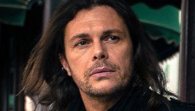 “Sanremo 2023”, Gianluca Grignani e quel dolore inconfessabile: “Non lo vedo da 15 anni”