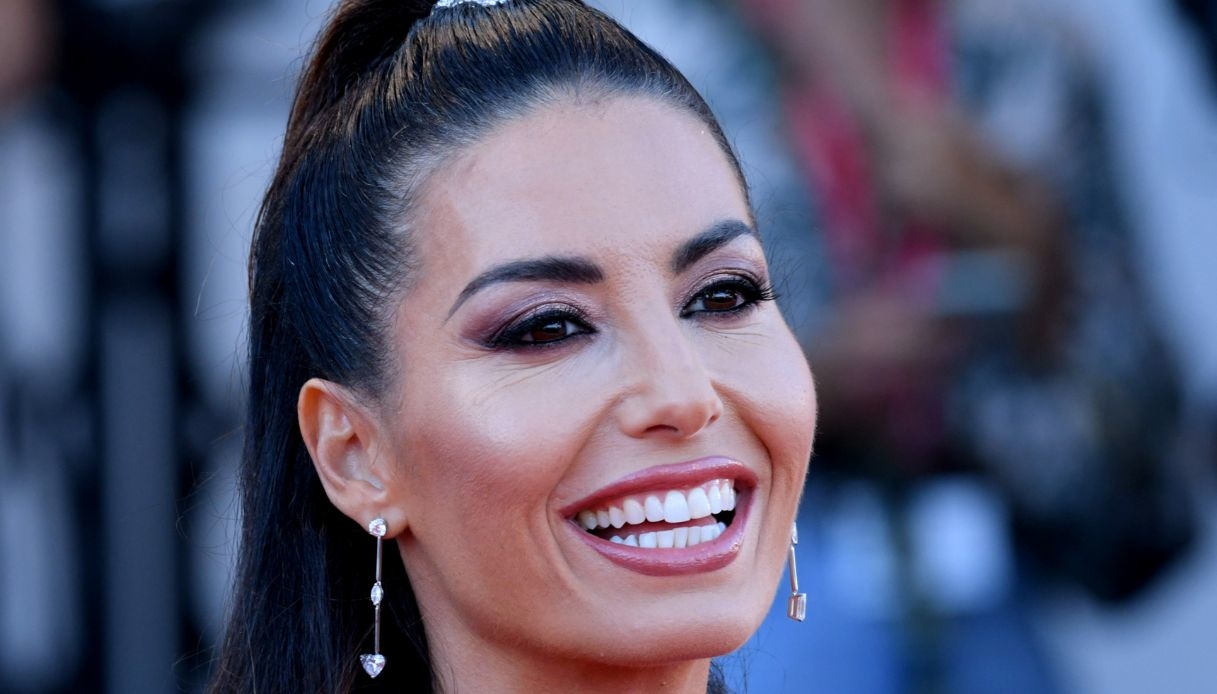 Elisabetta Gregoraci a Dubai con Giulio Fratini, che compare a sorpresa su Instagram