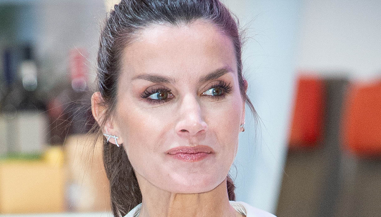 Letizia di Spagna, il nuovo anello ispirato a Dante da 915 euro