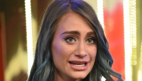 “GF Vip”, non si placano gli attacchi contro Nikita. E il suo staff procede per vie legali