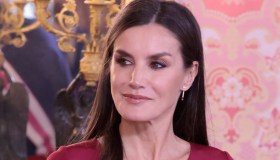 Letizia di Spagna, Pasqua Militare con l’abito in pizzo che ha conservato per 10 anni