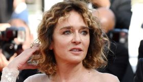 “La vita bugiarda degli adulti”, Valeria Golino irriconoscibile: “Sono una donna sbagliata”