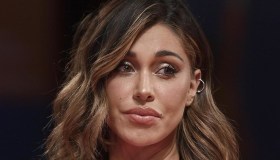 “Le Iene”, Belen conduce da sola. Perché Teo Mammucari è assente