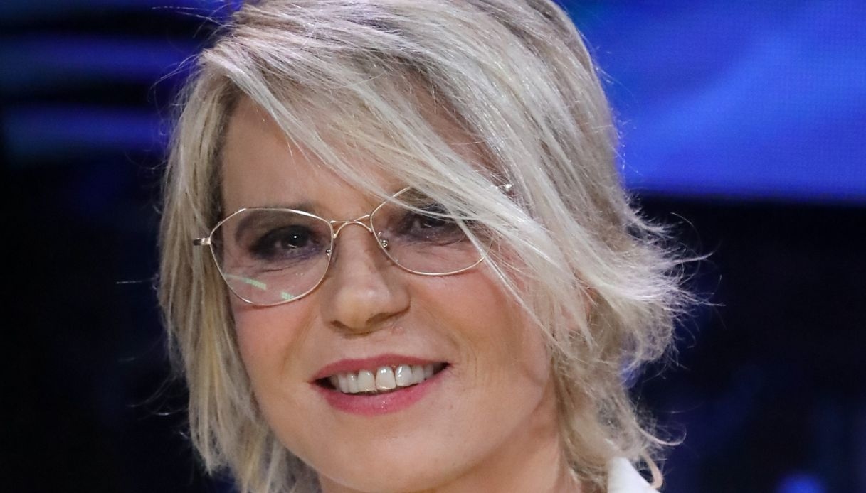 Maria De Filippi porta la più bella star di Hollywood a “C’è Posta per Te”