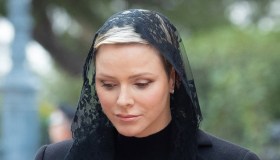 Charlene di Monaco in crisi: arrivano i genitori e interviene Charlotte Casiraghi