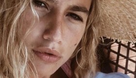 Cristina Marino, è suo il primo bikini dell’anno: splendida col pancione a Dubai