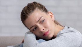 Gaslighting, cos’è e perché è sintomo di narcisismo patologico