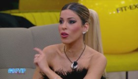 “GF Vip”, Signorini entra con una notizia: tre cose che forse vi siete persi e che solo noi vi diciamo