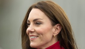Kate Middleton al super col cappotto fucsia da 340 euro che piace a tutte