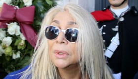 Folla ai funerali di Gina Lollobrigida: anche Mara Venier per l’ultimo saluto