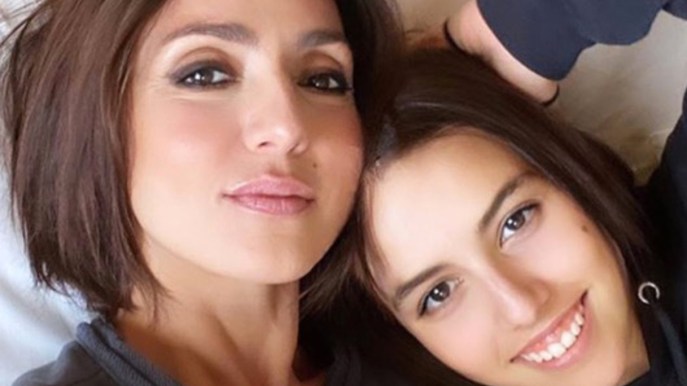 Carnevale Vip 2023, un’irresistibile Jolanda Renga si traveste da Ambra Angiolini