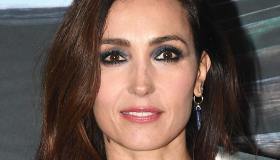 Caterina Balivo, dal look “Mercoledì” al costume cut out: divina per il compleanno in Islanda