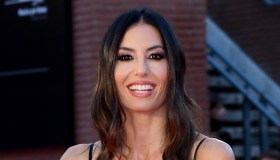 Elisabetta Gregoraci a Parigi con Fratini: l’abito sparkle è il look di San Valentino