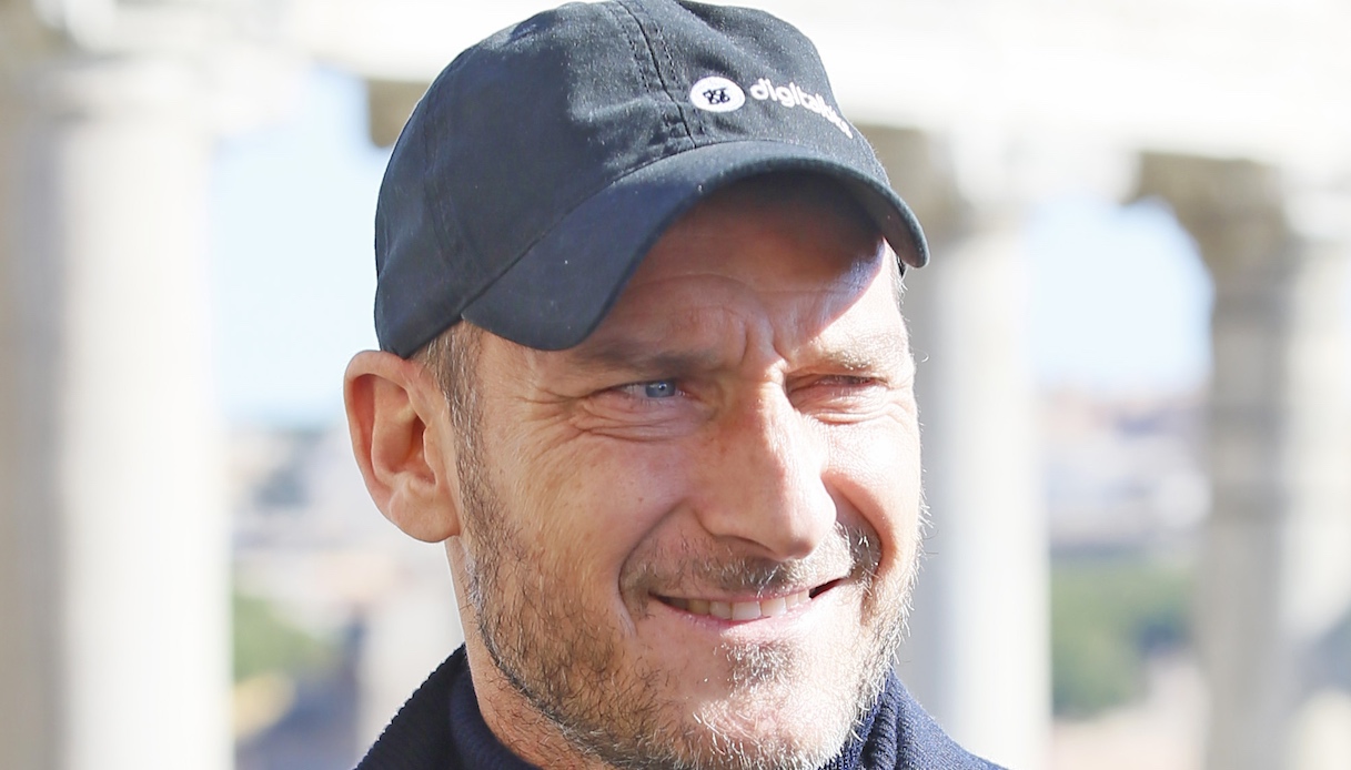 Totti mostra per la prima volta Noemi: le voci di crisi sono un lontano ricordo