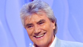 Mal compie 79 anni (non 80): che fine ha fatto il cantante di “Pensiero d’amore”