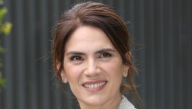 Maya Sansa, il compagno attore, la figlia. E i problemi di alcol in “Sei donne”