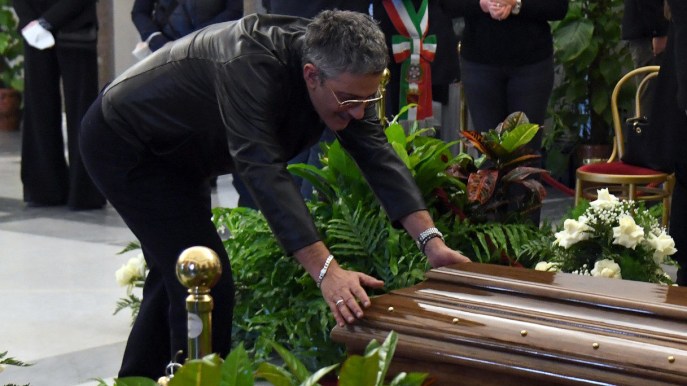 Maurizio Costanzo, l’ultimo gesto di Fiorello da cui tutti dovremmo imparare