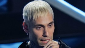 “Verissimo”, l’infanzia travagliata di Mr. Rain: in “Supereroi” racconta la sua depressione