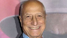 “Pippo Franco non è morto”: perché si parla solo di lui