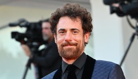 Elio Germano: “Porteremo Netflix in tribunale”. Cosa succede