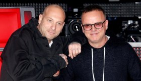 Gigi D’Alessio e Clementino nella bufera per l’inno di Mameli