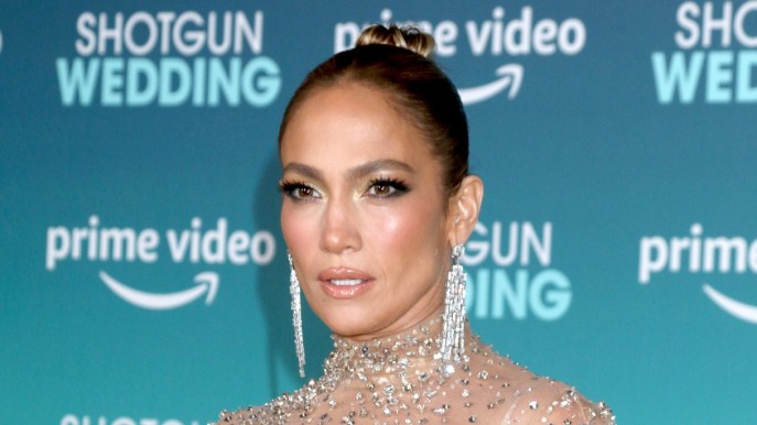 JLo, look da Principessa Guerriera per il lancio della sua linea di scarpe (senza Ben)