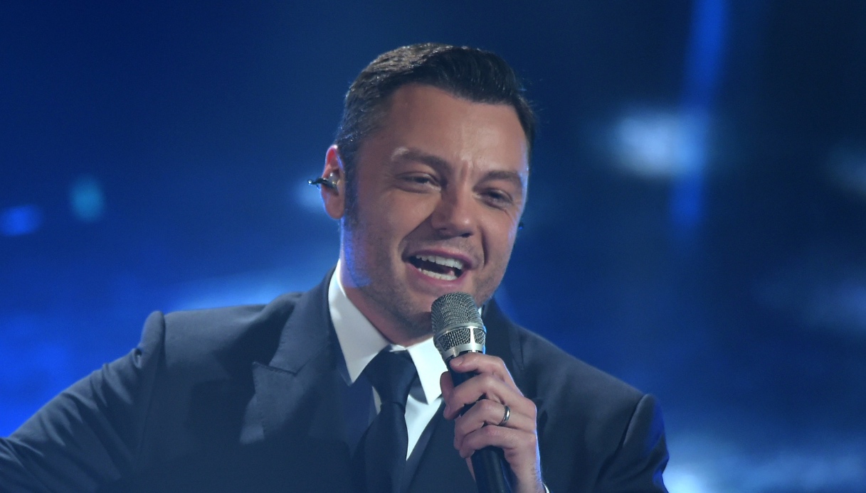 L’amarezza di Tiziano Ferro, tornare in Italia è impensabile: “Siamo indietro”