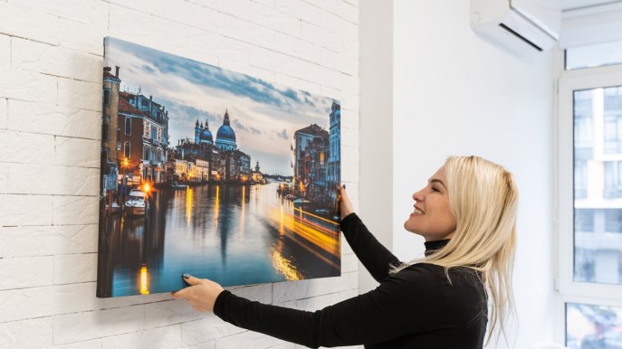 Come appendere i quadri: anche senza chiodi e passanti