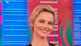 “Da noi a ruota libera”, Francesca Fialdini cambia look: il pixie cut super femminile