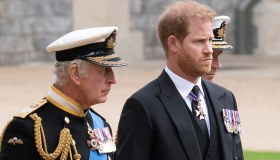 Re Carlo cede sui titoli ma a Harry e Meghan Markle non basta