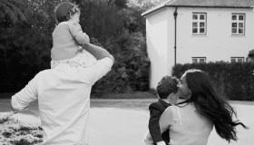 Harry battezza la figlia e William e Kate Middleton si rifiutano di andare