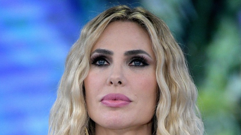 “Troppi sconosciuti, un rischio”: l’indiscrezione sull’”Isola dei Famosi”