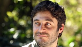 “Il Commissario Ricciardi 2”, è la fine: Lino Guanciale si sposa ma incombe la morte