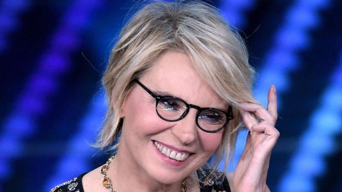 Maria De Filippi coccola Saki, il video privato di Raffaella Mennoia