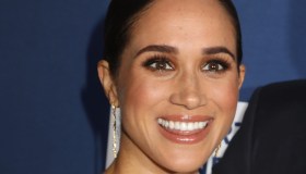 “Meghan Markle e Harry, terzo bebè in arrivo”: annuncio all’incoronazione