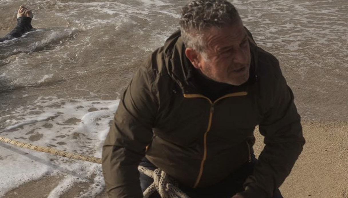Roberto, che ha fotografato l’orrore sulla spiaggia di Cutro
