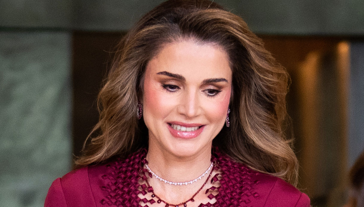 Rania di Giordania lascia senza fiato nel primo giorno del Ramadan