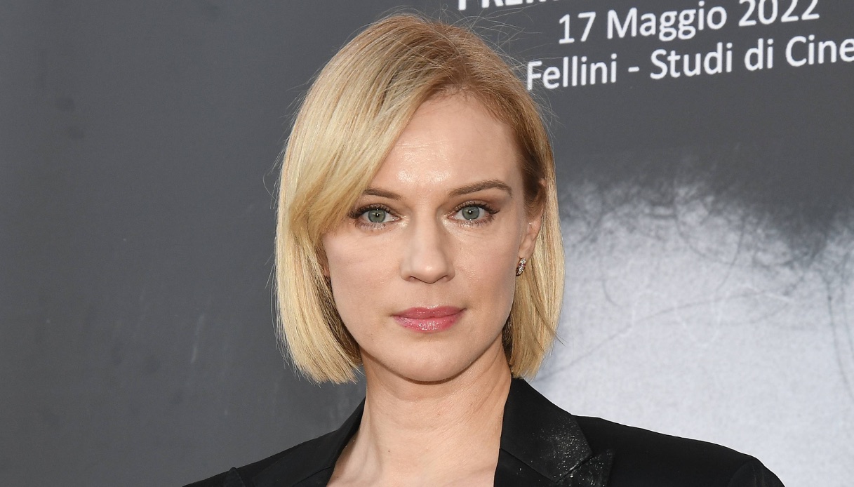 Antonia Liskova a “Verissimo” racconta le violenze del padre: la fuga per salvarsi