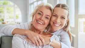 Festa della mamma, i regali alla moda da farle