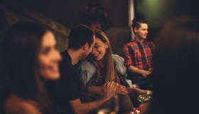 Mi sono innamorata del fratello della mia migliore amica. E ora?