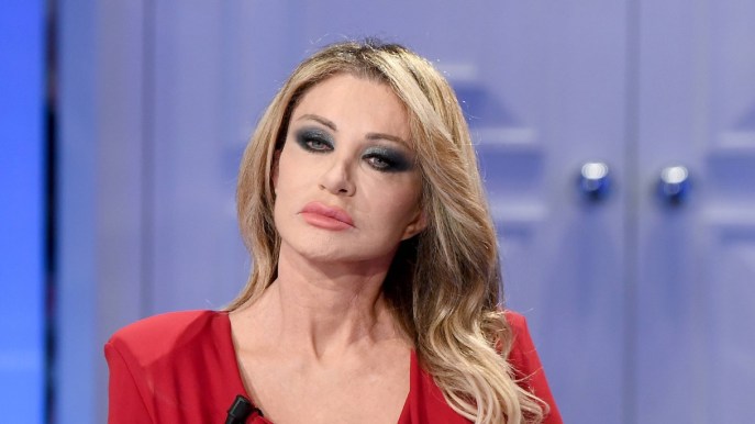 Paola Ferrari scatenata, tradimenti e tentazioni: “Farei una pazzia per lei”