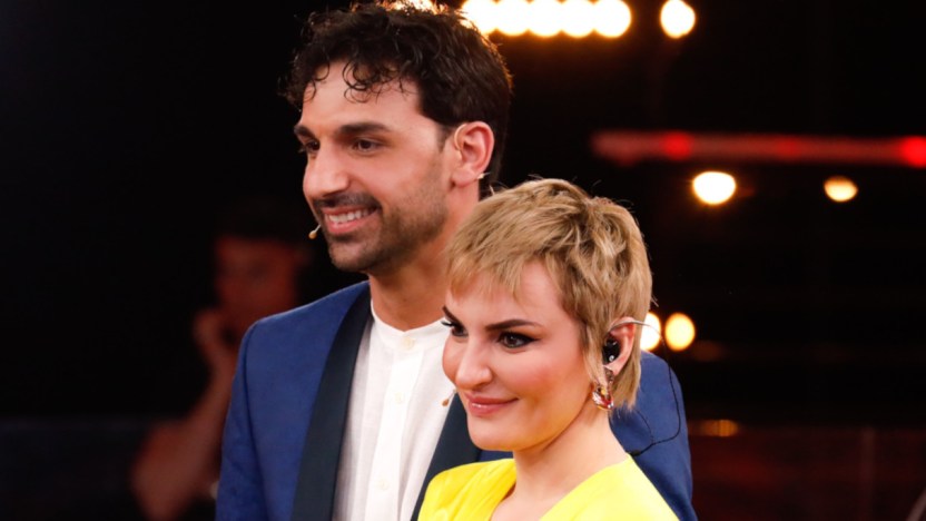 Amici, l’addio di due professori e semifinale a rischio. Cosa sta succedendo