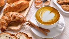 Infiammazioni, una tazza di caffellatte potrebbe aiutarci a combatterle