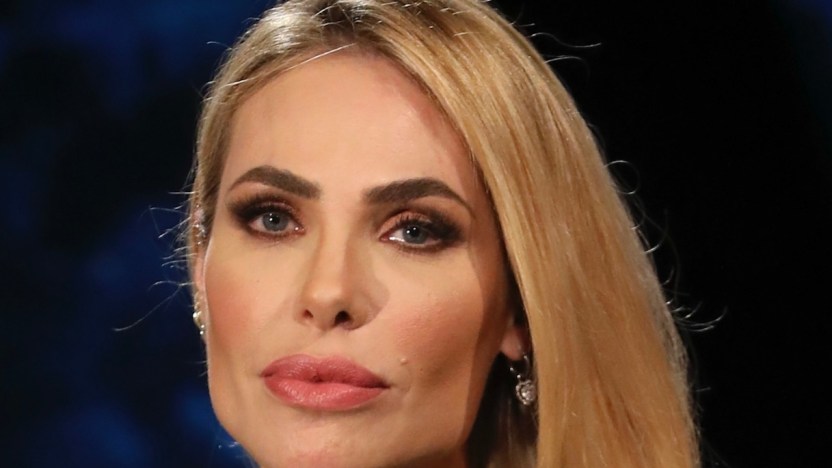 Ilary Blasi a “Verissimo”, le parole su Totti deludono il pubblico. Bordata per Bastian